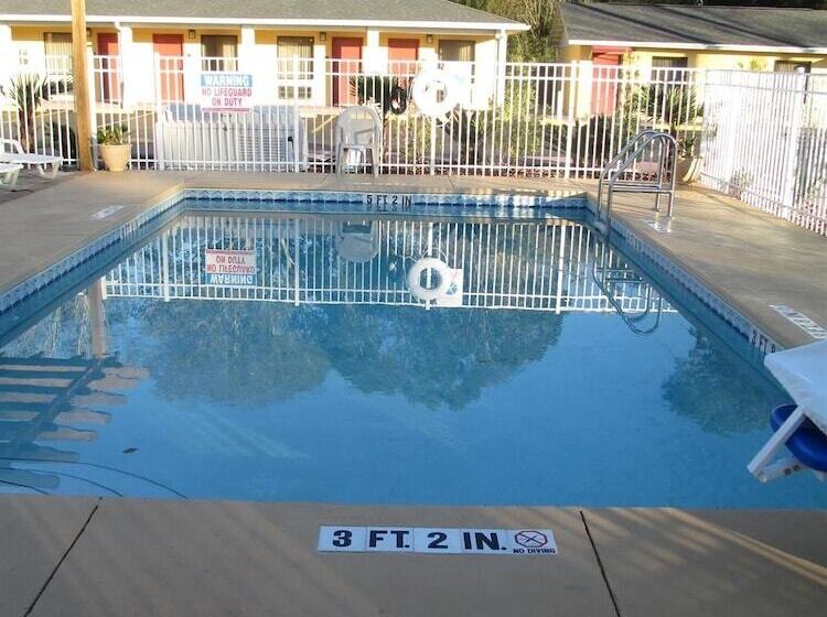 فندق Americas Best Value Inn Starke