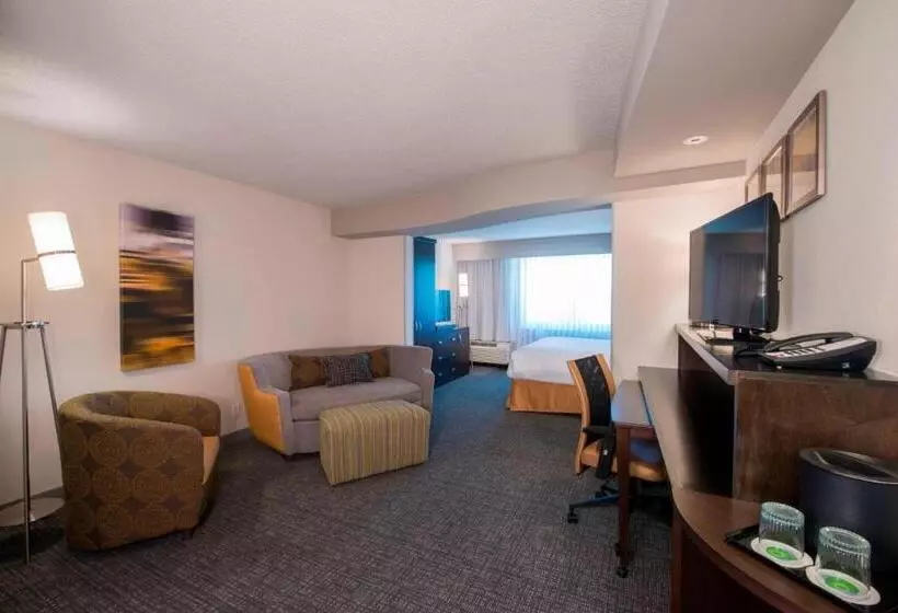 ホテル Courtyard By Marriott Columbus