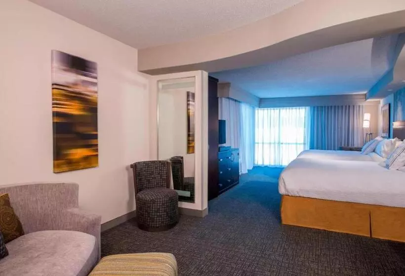 ホテル Courtyard By Marriott Columbus