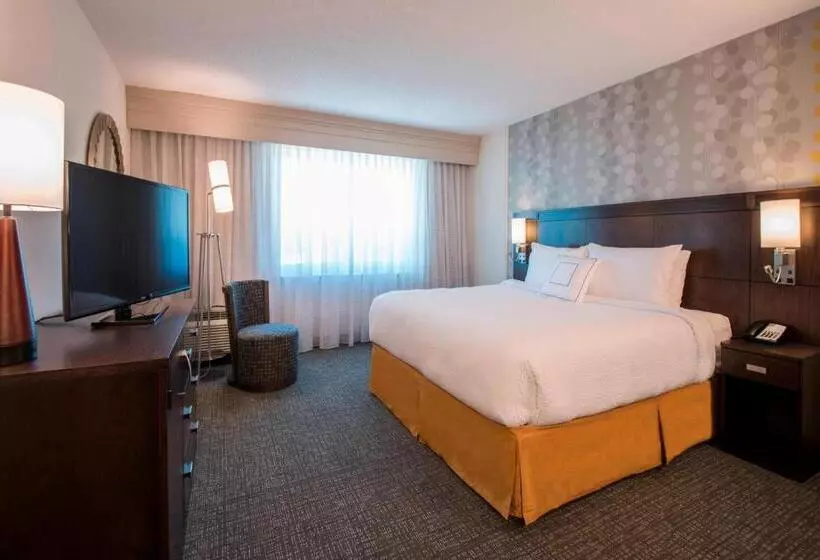 ホテル Courtyard By Marriott Columbus