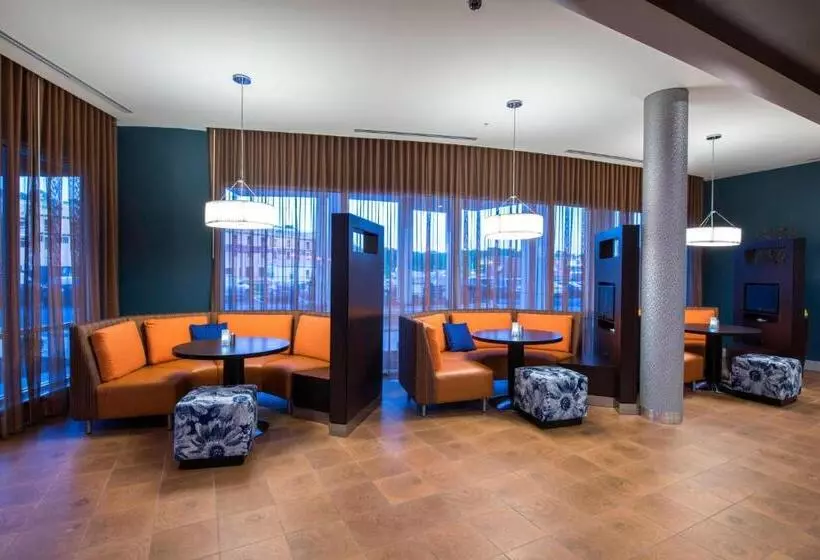 ホテル Courtyard By Marriott Columbus