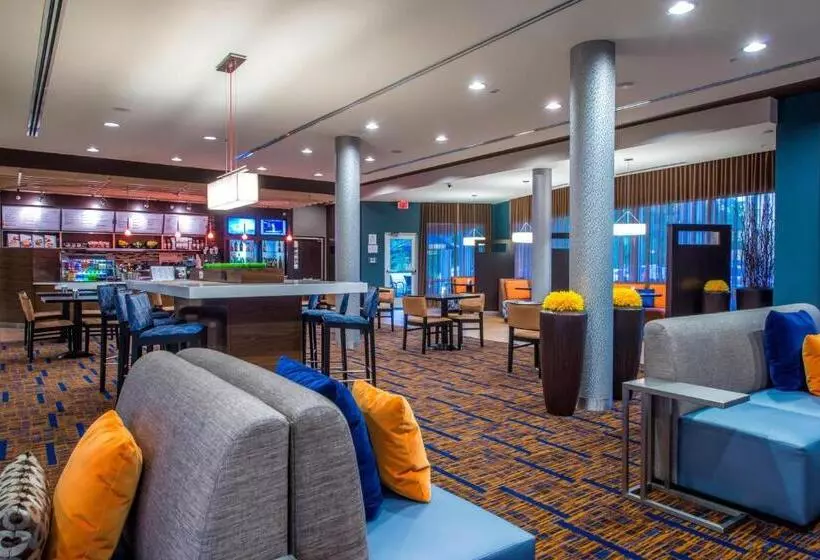 ホテル Courtyard By Marriott Columbus