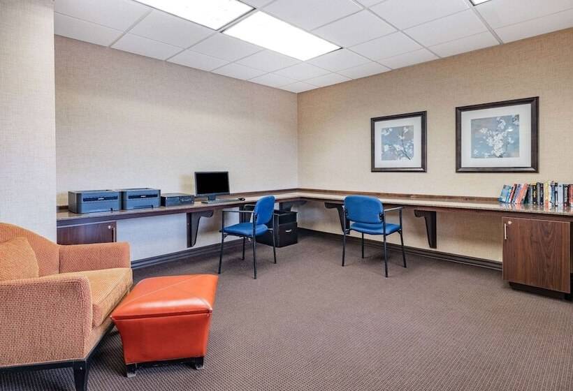 فندق Hawthorn Extended Stay By Wyndham Dickinson