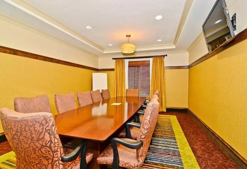 هتل Hawthorn Extended Stay By Wyndham Dickinson