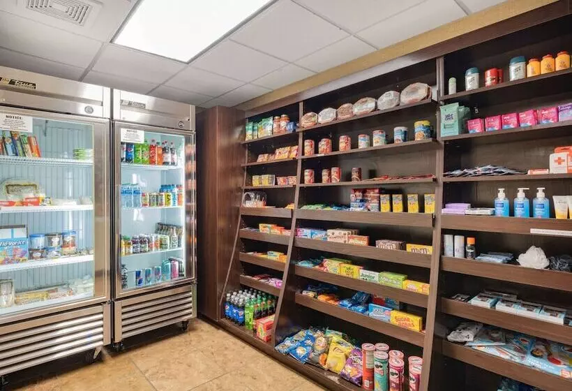 هتل Hawthorn Extended Stay By Wyndham Dickinson