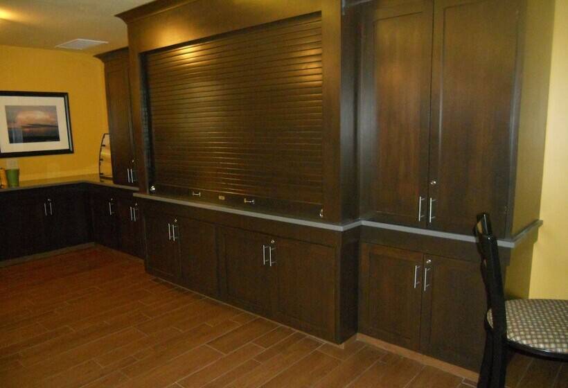 فندق Hawthorn Extended Stay By Wyndham Dickinson