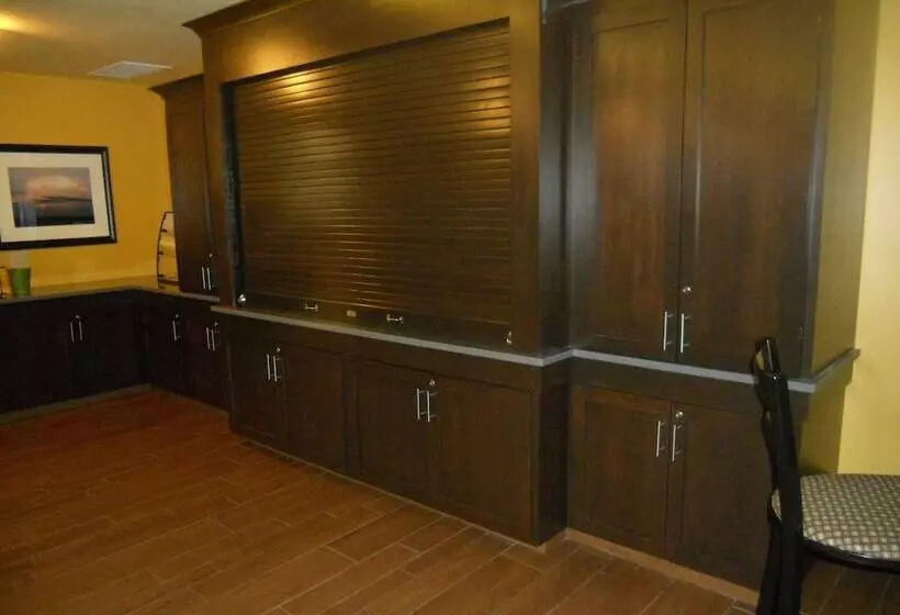 هتل Hawthorn Extended Stay By Wyndham Dickinson