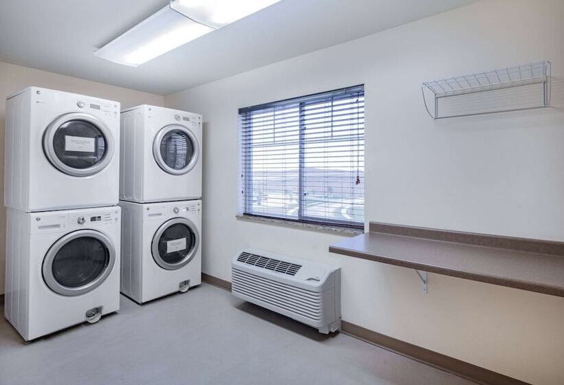 فندق Hawthorn Extended Stay By Wyndham Dickinson