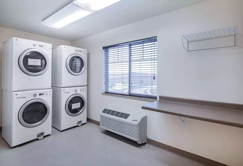 هتل Hawthorn Extended Stay By Wyndham Dickinson