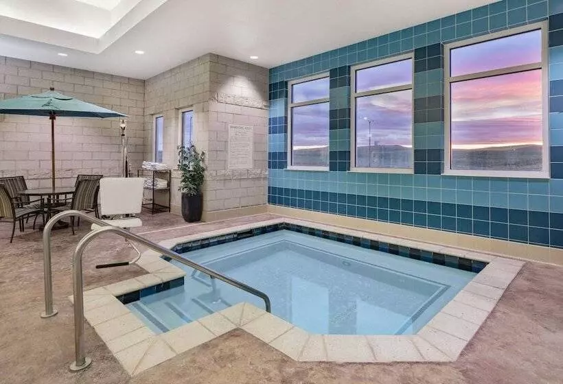 هتل Hawthorn Extended Stay By Wyndham Dickinson