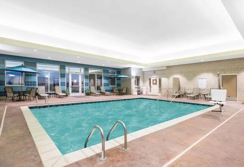 هتل Hawthorn Extended Stay By Wyndham Dickinson