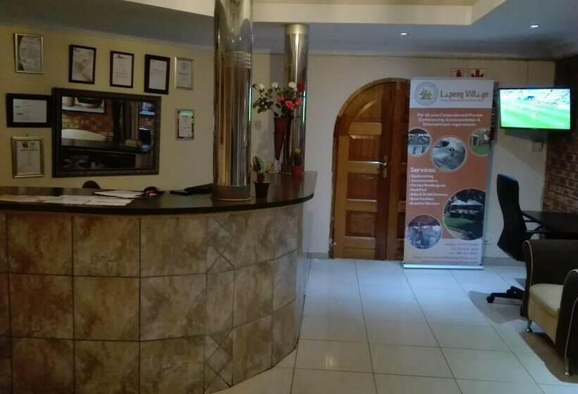 Hotel Lapeng Village