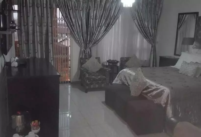 ホテル Lapeng Village