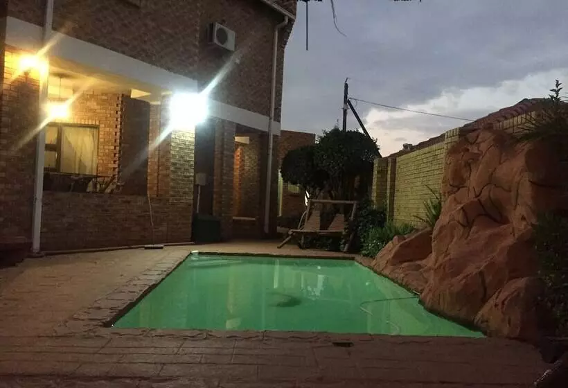 ホテル Lapeng Village