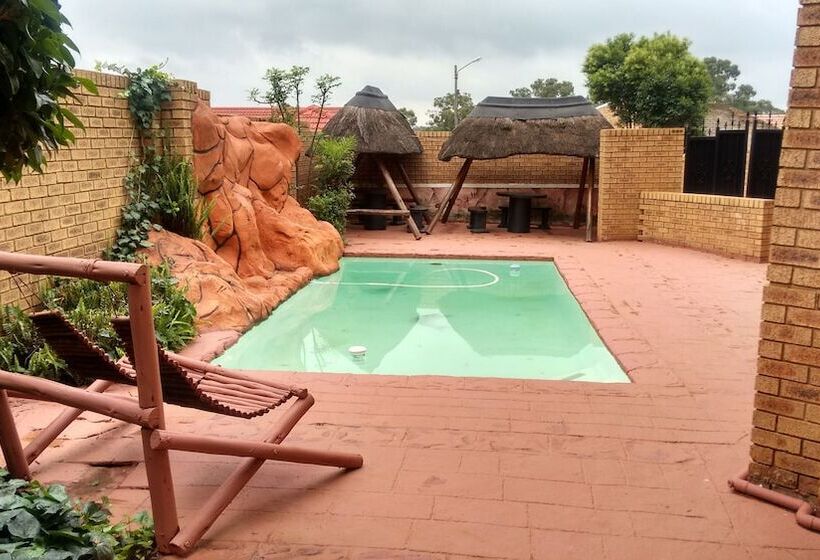 Hotel Lapeng Village