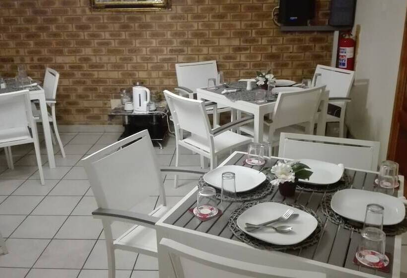 Hotel Lapeng Village