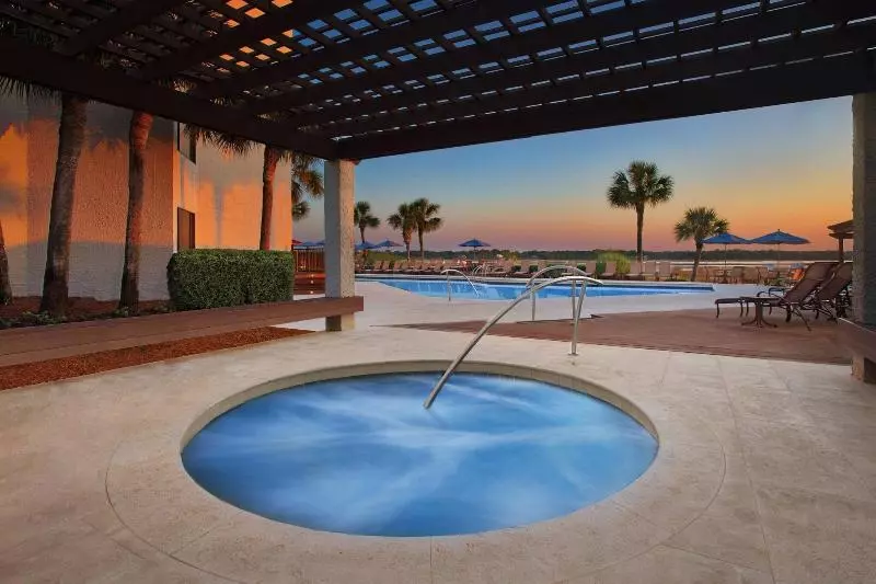 Hotel Marriott's Harbour Point And Sunset Pointe At Shelter Cove