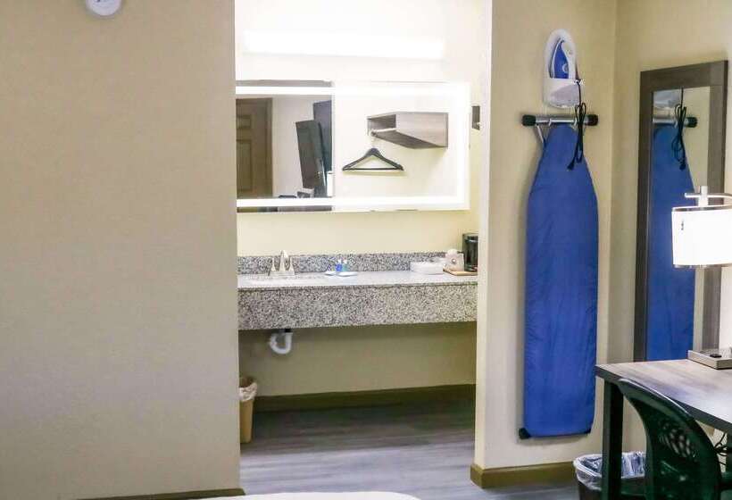 فندق Rodeway Inn