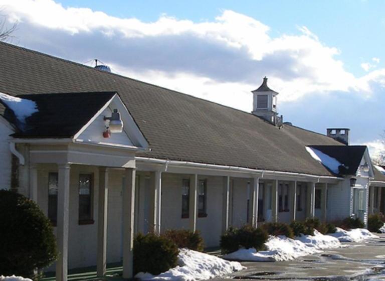 בית מלון כפרי Hatfield Inn