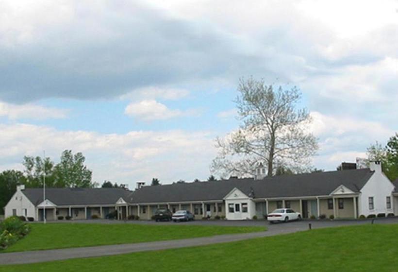 בית מלון כפרי Hatfield Inn
