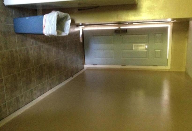 בית מלון כפרי Hatfield Inn