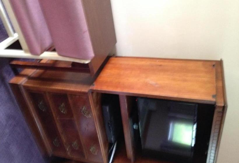 בית מלון כפרי Hatfield Inn