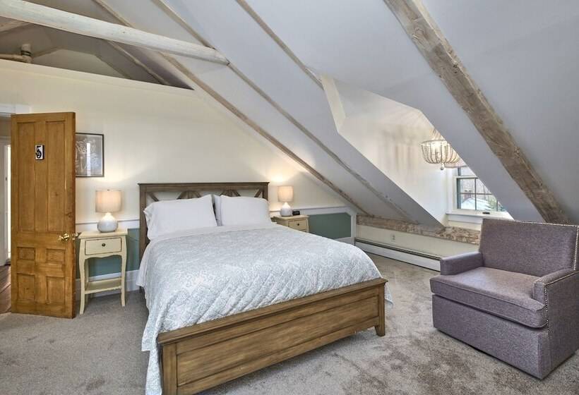 בית מלון כפרי Youngtown Inn & Restaurant