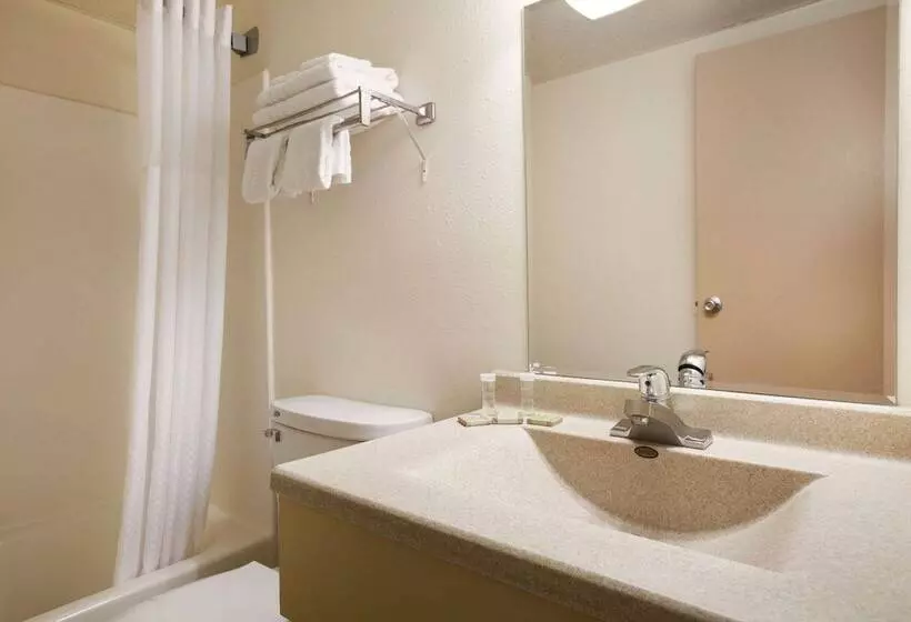 فندق على الطريق Super 8 By Wyndham Williston Nd