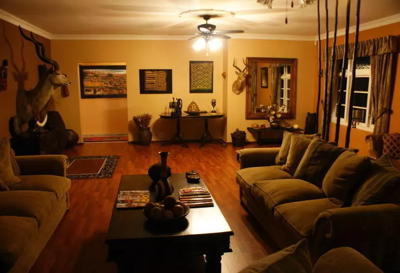 膳宿费 Africa Regent Guest House