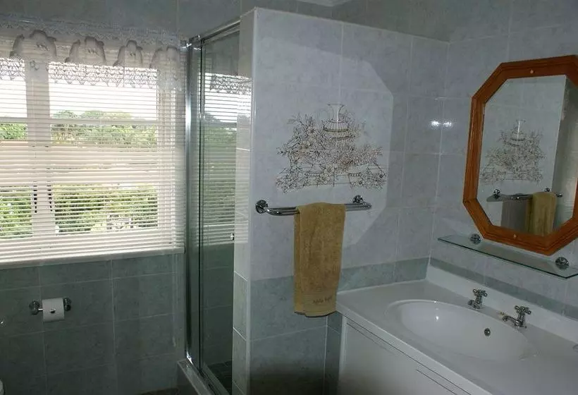 膳宿费 Africa Regent Guest House