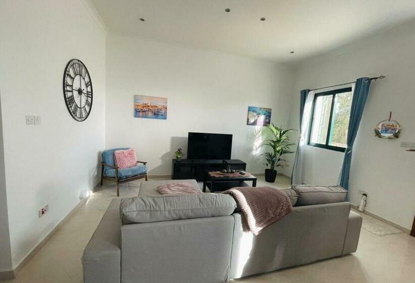 3 Bedroom With Backyard Hosted By Sweetstay