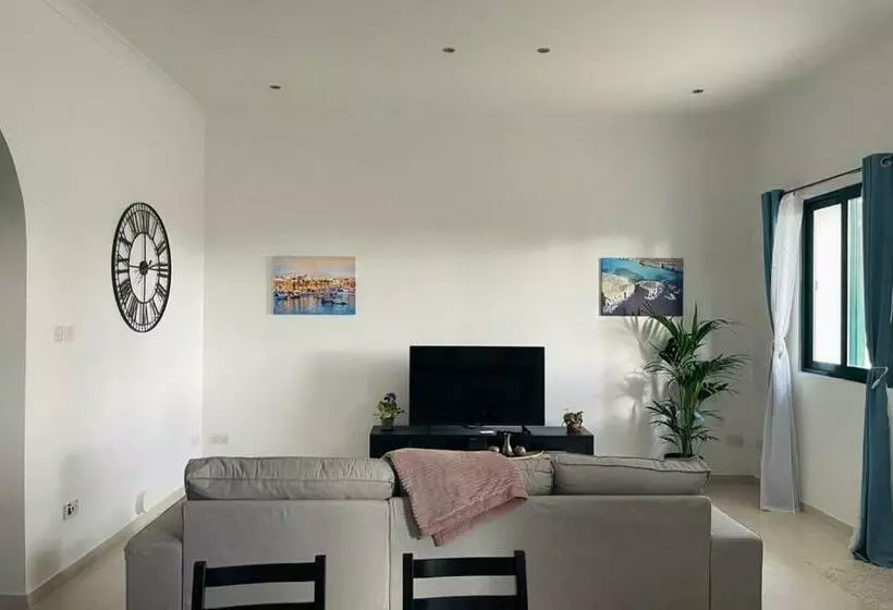3 Bedroom With Backyard Hosted By Sweetstay