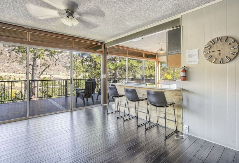 4br Cabin Mountain Views With Fireplace