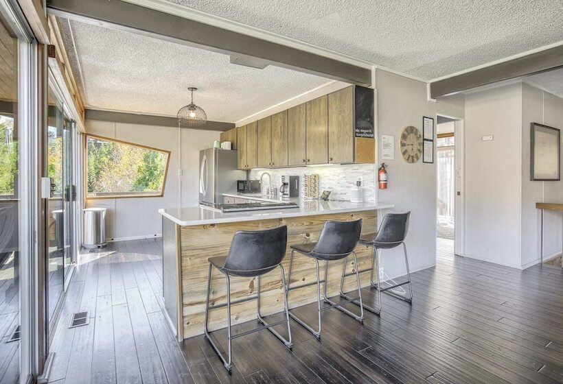 4br Cabin Mountain Views With Fireplace