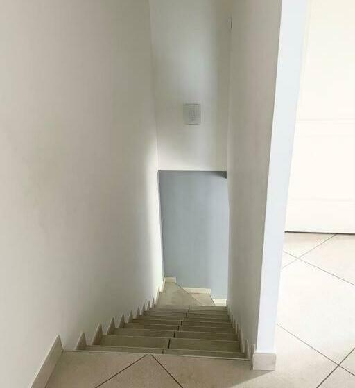 Agréable Et Grande Maison Avec Parking + Jardin