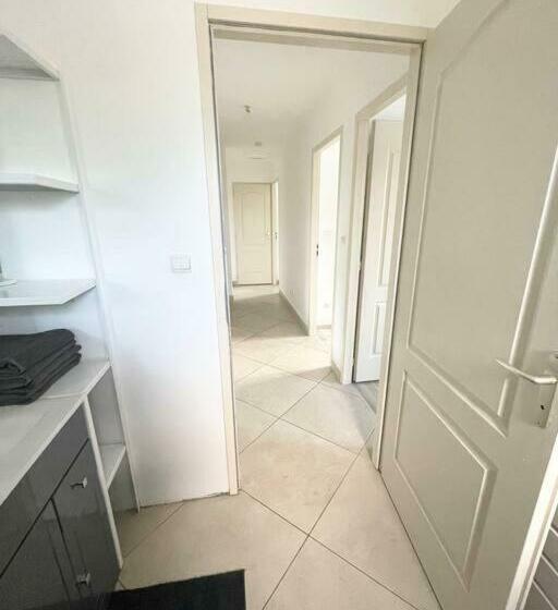 Agréable Et Grande Maison Avec Parking + Jardin