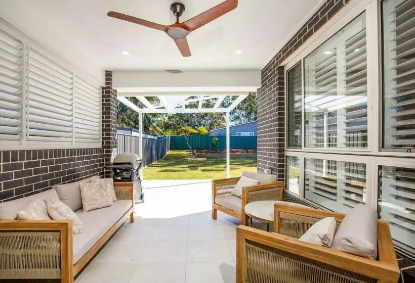 Callala Sunrise Pet Friendly 5 Mins Walk To Beach