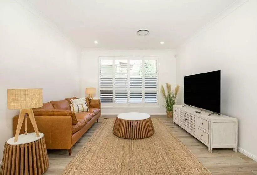 Callala Sunrise Pet Friendly 5 Mins Walk To Beach