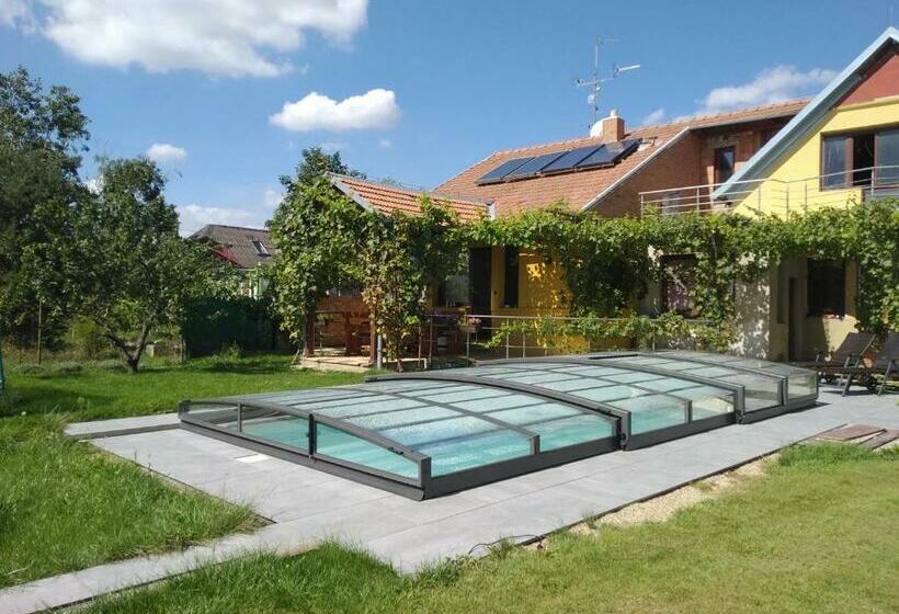 Chalupa V Meruňkovém Sadu