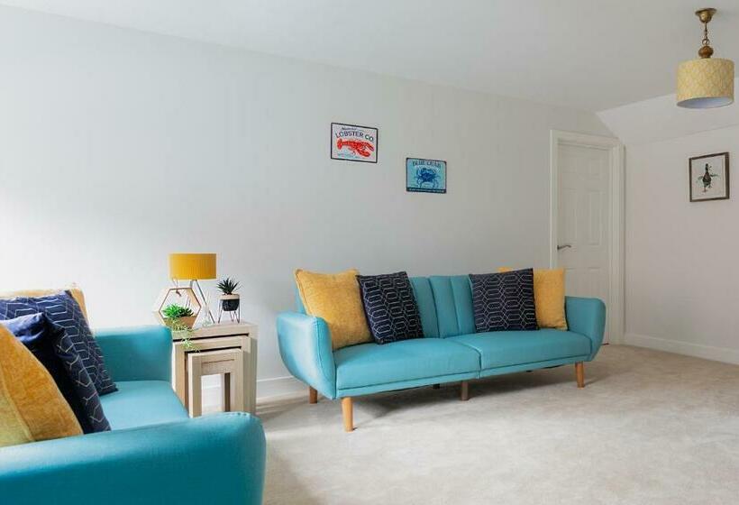 Market Apartment By Creative Stays