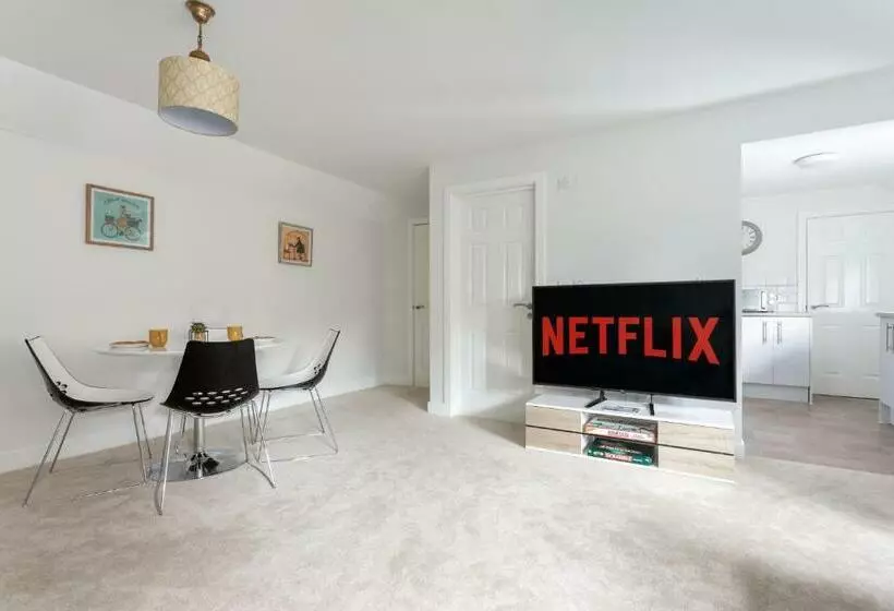 Market Apartment By Creative Stays