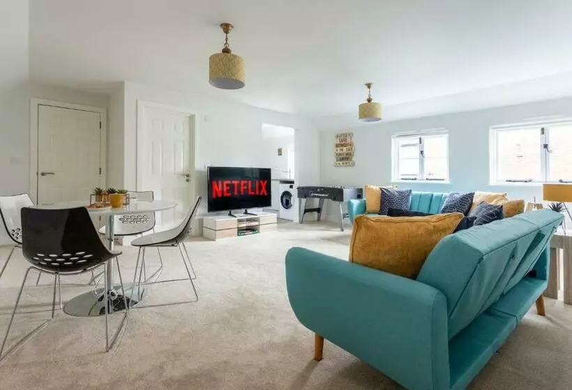 Market Apartment By Creative Stays