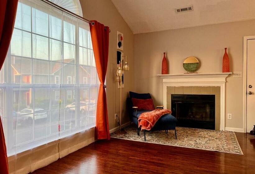 Spacious Corporate Condo   2bd/2ba