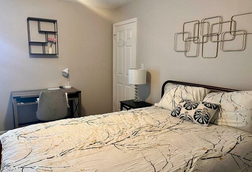 Spacious Corporate Condo   2bd/2ba