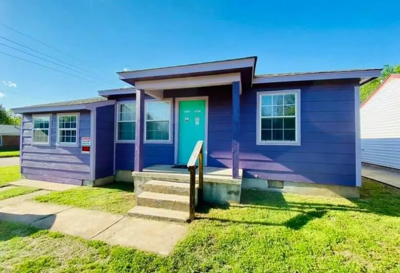 Wizard Cottage Sleeps 5 Adults Pets Welcome   1 Mile To Ft. Sill