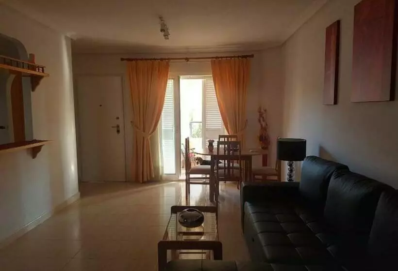 Apartamento En Mil Palmeras Ref. 052