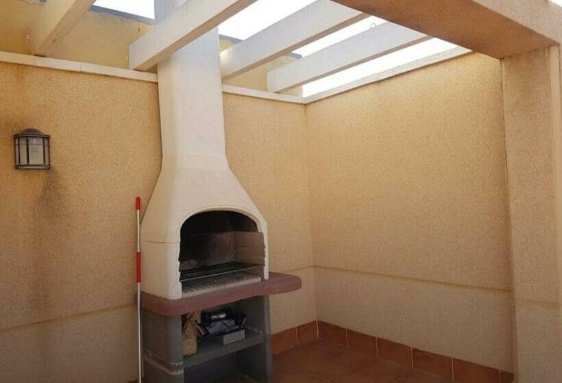 Apartamento En Mil Palmeras Ref. 052