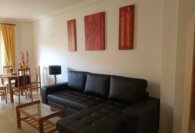 Apartamento En Mil Palmeras Ref. 052