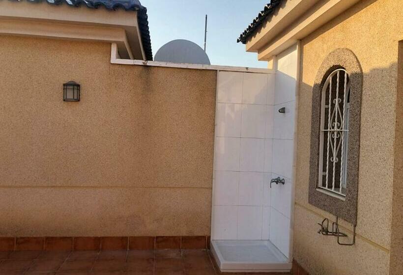 Apartamento En Mil Palmeras Ref. 052