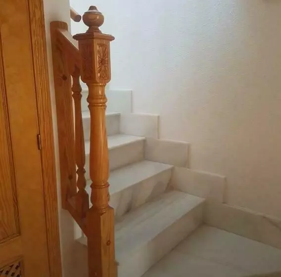 Apartamento En Mil Palmeras Ref. 052